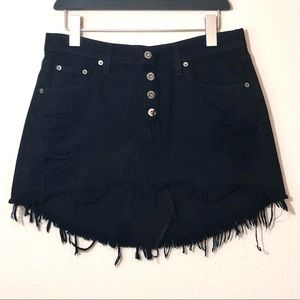 SUMMER CLOSEOUT ☀️ \Carmar\• Super Distressed Mini Skirt